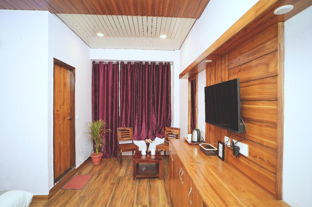 Hotel Kasauli View Cafe Restaurant Open Terrace Mountain View ภายนอก รูปภาพ
