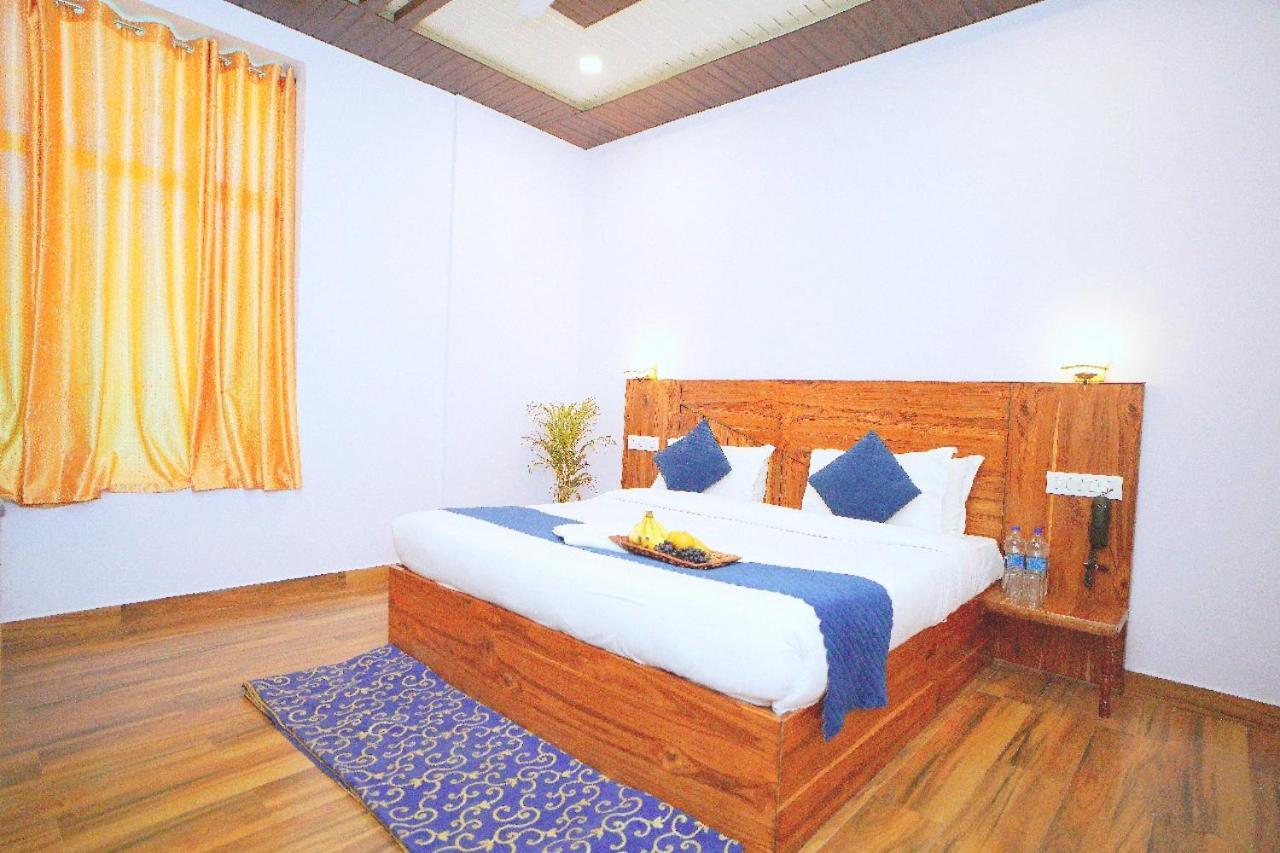 Hotel Kasauli View Cafe Restaurant Open Terrace Mountain View ภายนอก รูปภาพ