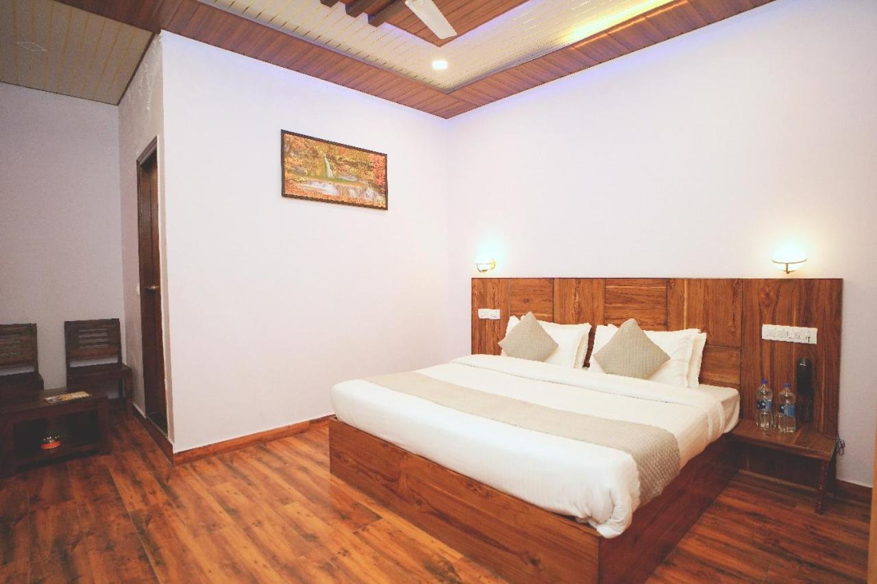 Hotel Kasauli View Cafe Restaurant Open Terrace Mountain View ภายนอก รูปภาพ