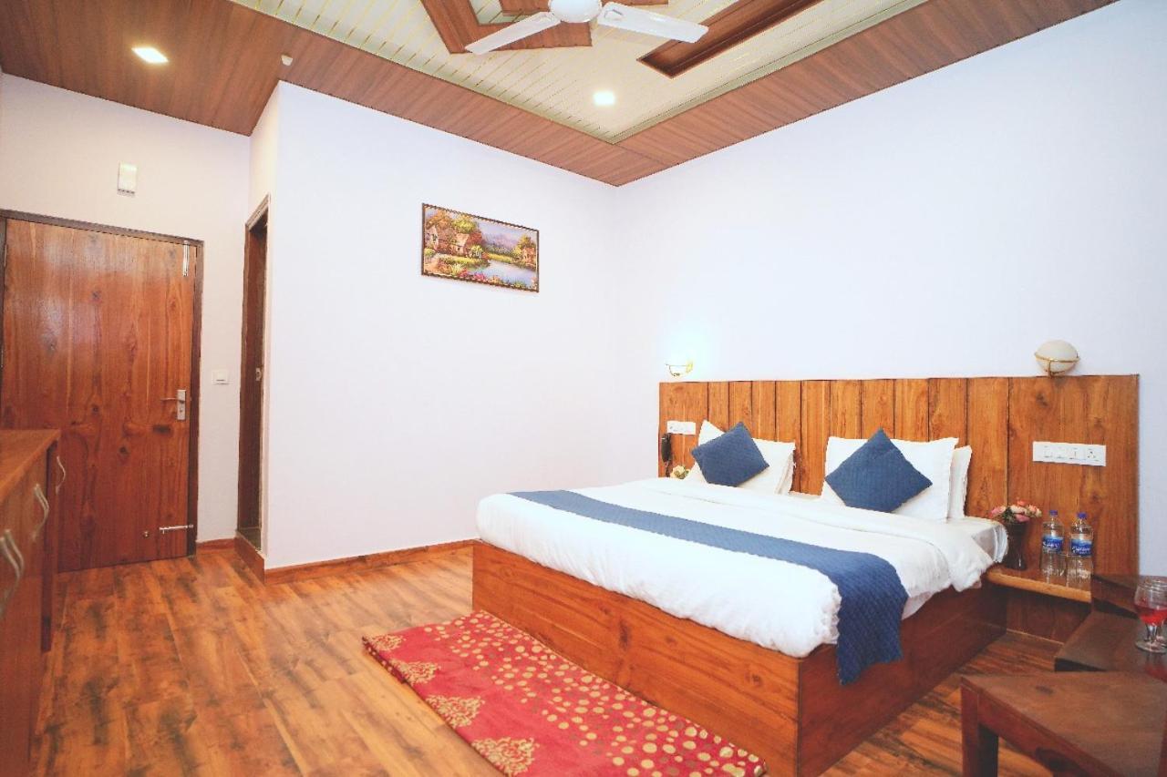 Hotel Kasauli View Cafe Restaurant Open Terrace Mountain View ภายนอก รูปภาพ