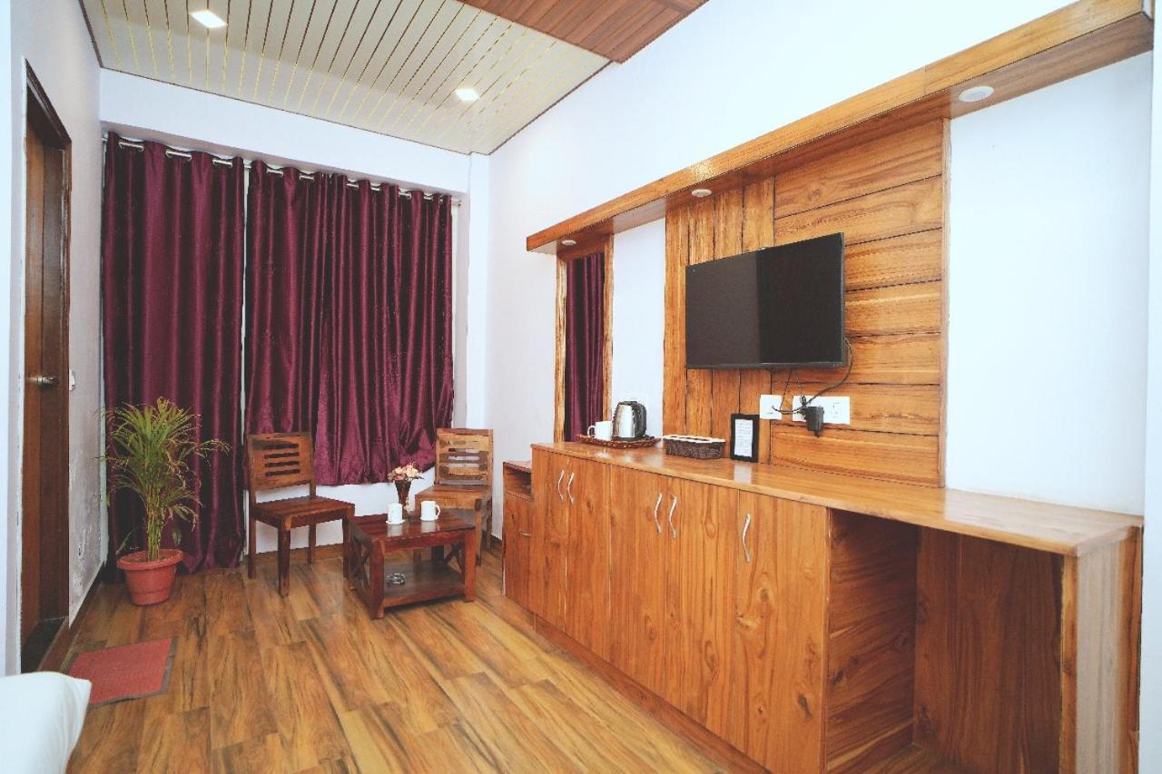 Hotel Kasauli View Cafe Restaurant Open Terrace Mountain View ภายนอก รูปภาพ